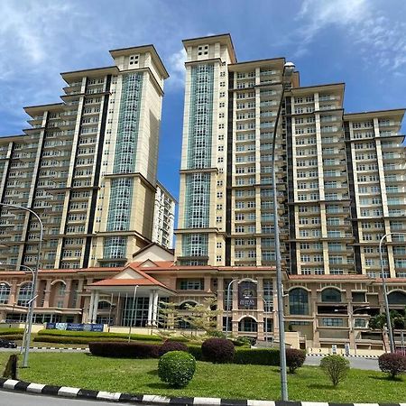 Myhome @ Riverine Resort Kuching Exterior foto