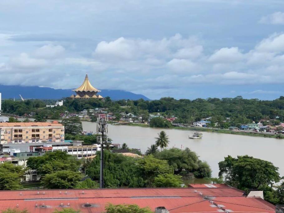Myhome @ Riverine Resort Kuching Exterior foto