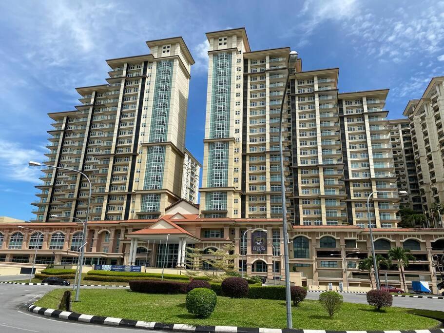 Myhome @ Riverine Resort Kuching Exterior foto